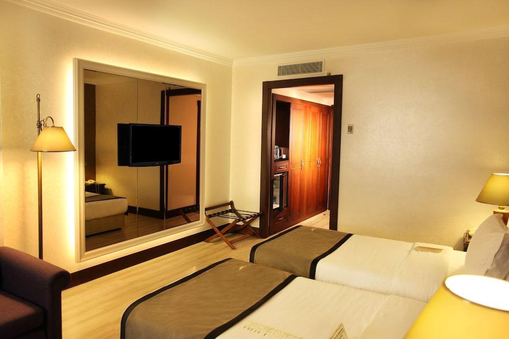 Occidental Taksim Hotel Istambul Exterior foto