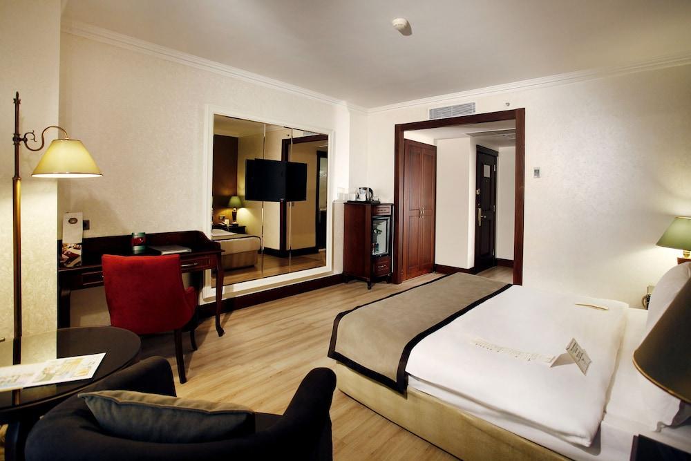 Occidental Taksim Hotel Istambul Exterior foto