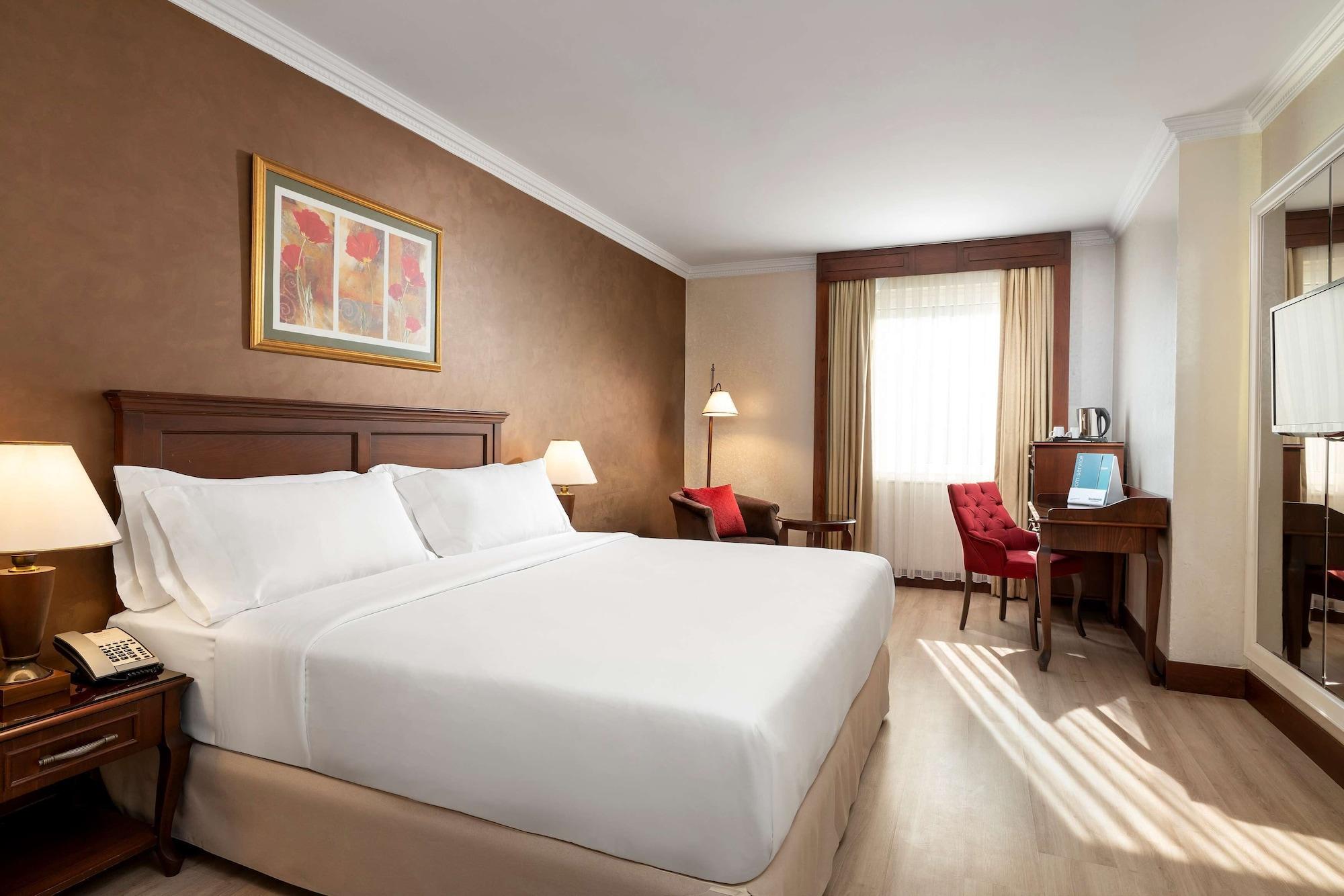 Occidental Taksim Hotel Istambul Exterior foto
